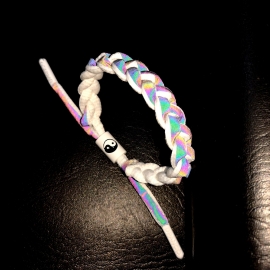 Woven color-changing hand rope